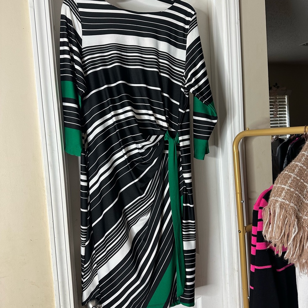 Shelby & Palmer Black and White Asymmetrical Dolman Sleeve Dress
